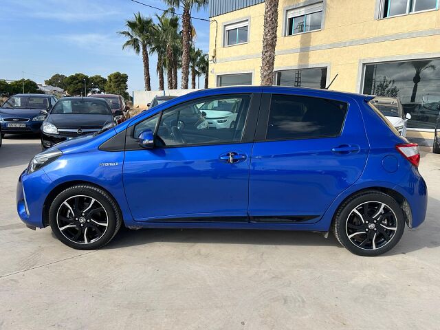 TOYOTA YARIS ADVANCE 1.5 HYBRID AUTO SPANISH LHD IN SPAIN 35000 MILES 2017